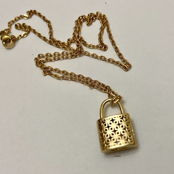 Gold Tone Elegant Padlock Charm with 18in Chain Necklace - Picture 7 of 13